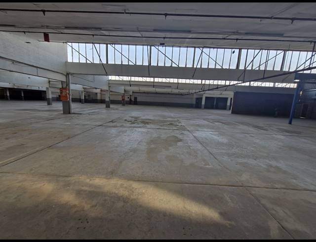 3,763M² WAREHOUSE TO LET IN BENROSE